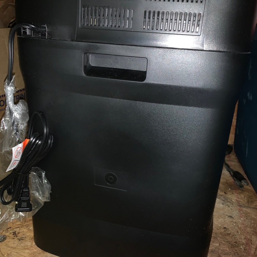 Paper Shredder - Picture 2 of 3
